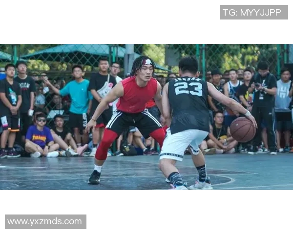 从球场到街头足球球星衬衫打造潮流穿搭新风尚